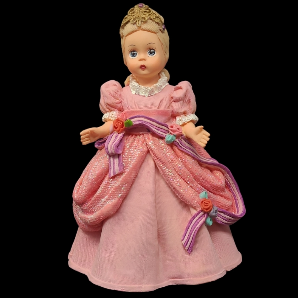 1999 MADAME ALEXANDER CLASSIC COLLECTIBLES - CINDERELLA FIGURINE - 90325
